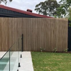WOODFLEX Outdoor Hard Wood Slat Wall Fence Batten Screen Cladding - 2400mm X 600mm(Woodflex Outdoor Indoor Solid Hard Wood Slat Wall Ceiling Cladding Oak 2700mm X 545mm Copy) -Modern Furniture Fence Lifestyle2 2000